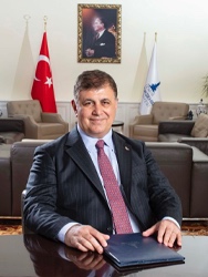 Tunç Soyer